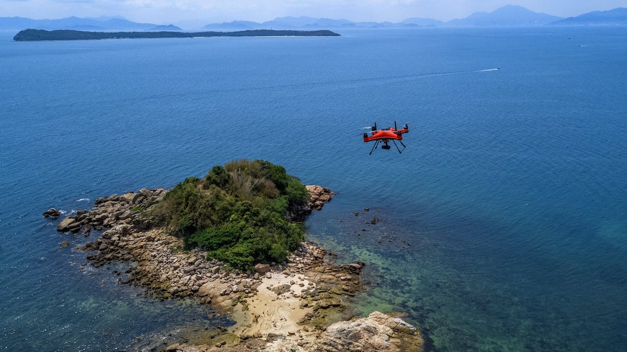 Splash Drone 4 flying swellpro fishing